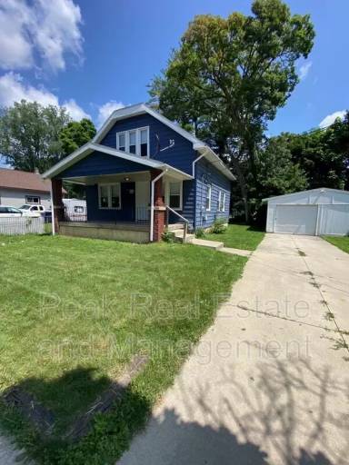 Main picture of 816 Kensington Ave SW
