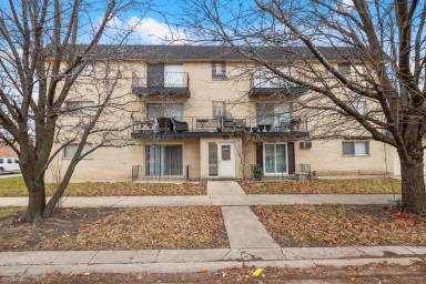 Main picture of 4634 W 79th St
