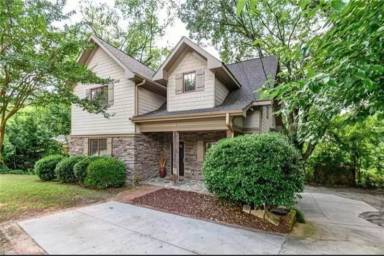 Main picture of 1399 N Druid Hills Rd NE