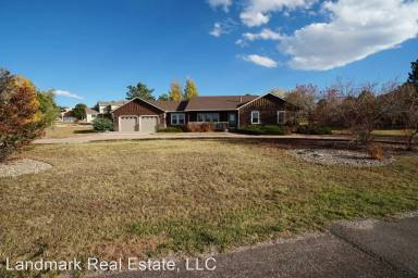 Main picture of 685 Portland Rd