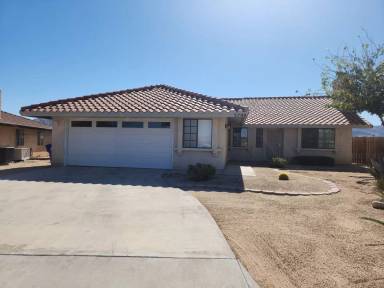 Main picture of 5790 Hall Ln