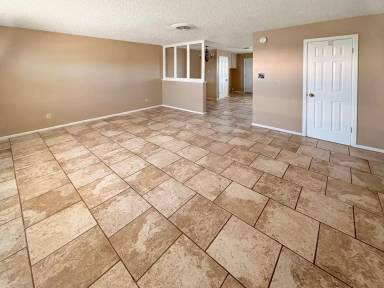 Main picture of 521 E Sunset Cir