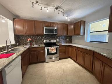 Main picture of Island Club At Coral Springs