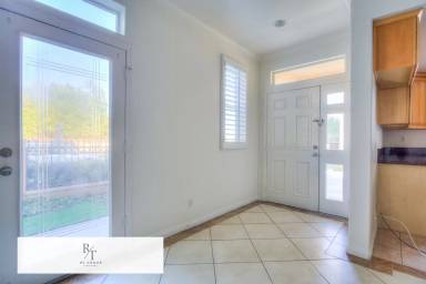 Main picture of 515 Florence Ave
