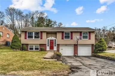 Main picture of 353 Crescent Garden Dr