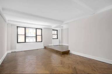 Main picture of 4 E 36th St