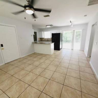 Main picture of 2433 Lola Ave