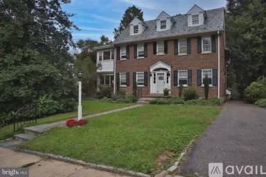 Main picture of 213 Hewett Rd