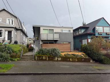 Main picture of 310 N 72nd St