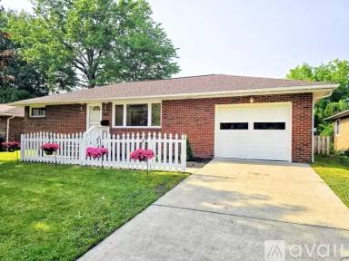 Main picture of 212 Roanoke Ave