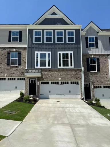Main picture of 953 Woods Chapel Rd