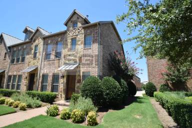 Main picture of 7941 Parkwood Blvd