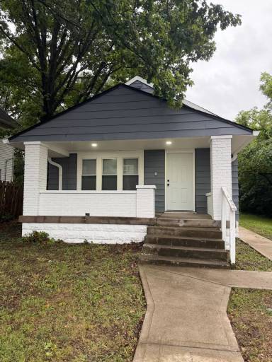 Main picture of 3221 E 38th St