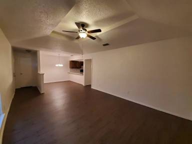 Main picture of 106 Westpark Dr N