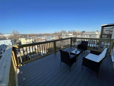 Main picture of 101 Heath St