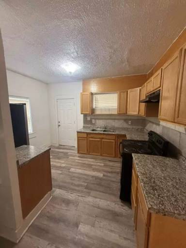 Main picture of 9904 North Blvd