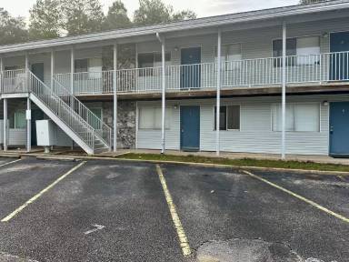 Main picture of College Park Condominiums