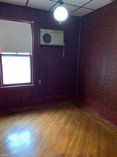 Main picture of 128 Marine Ave