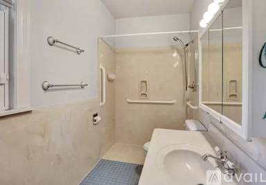 Main picture of 930 N El Paso St