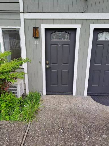 Main picture of 885 NE Sunset St