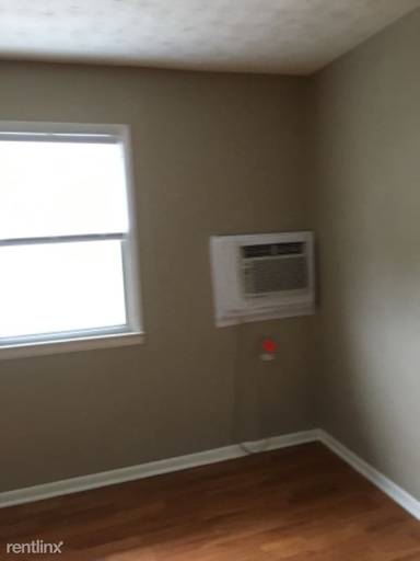 Main picture of 715 Robinson Ct