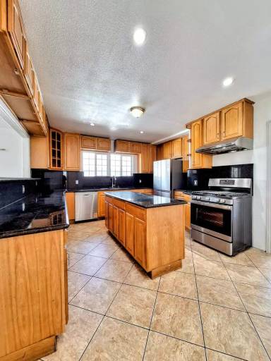 Main picture of 3828 Parish Ave
