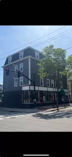 Main picture of 241 Wickenden St