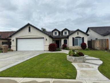 Main picture of 213 Emerald Isle Way