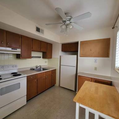 Main picture of 5353 Walsh St