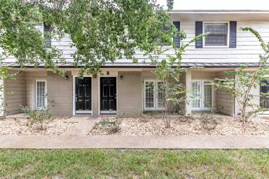 Main picture of 1406 Summit Street - B