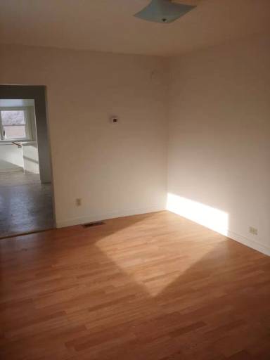 Main picture of 1936 Harriman Ave