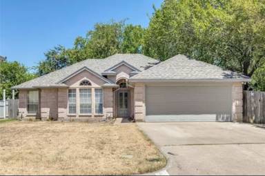 Main picture of 4101 Hideaway Dr