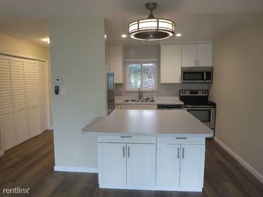 Main picture of 250 Elm St