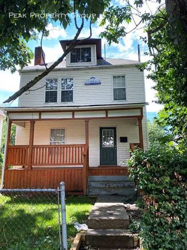 Main picture of 2133 Indiana Ave