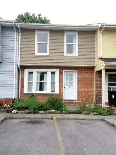 Main picture of 404 Cornwallis Ct