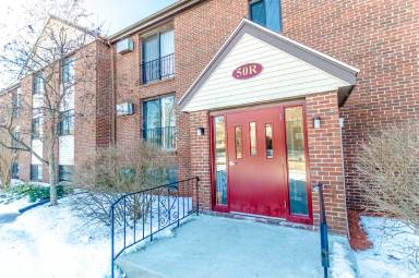 Main picture of 50 English Village Rd