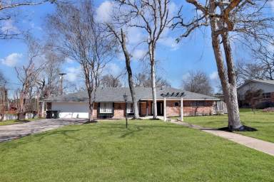 Main picture of 3406 Magnolia Blvd