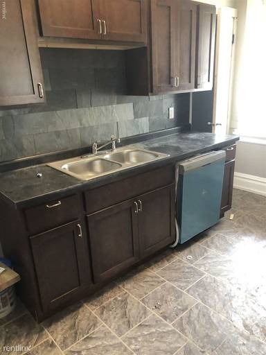 Main picture of 4528 7th Ave