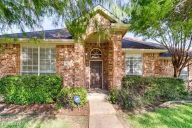 Main picture of 913 Parkwood Trl