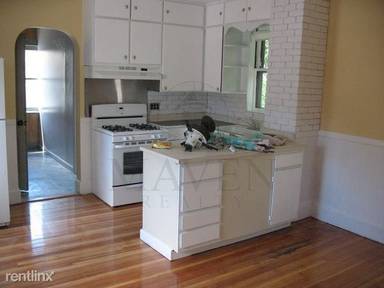 Main picture of 202 Elm St