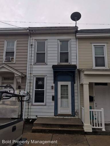 Main picture of 816 1/2 Lehman St