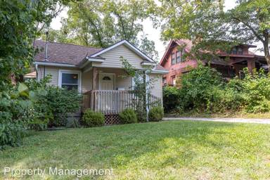 Main picture of 3215 Center St