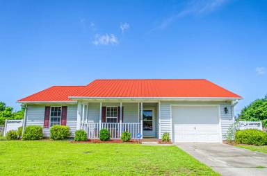 Main picture of 241 Northwoods Dr