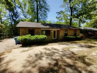 Main picture of 608 Holly Ln