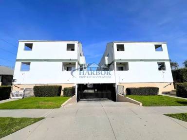 Main picture of 4567 West 159th Street