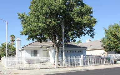 Main picture of 2017 Chatham Dr