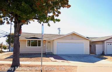 Main picture of 3290 Golf Dr