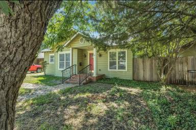 Main picture of 6116 Tremont St