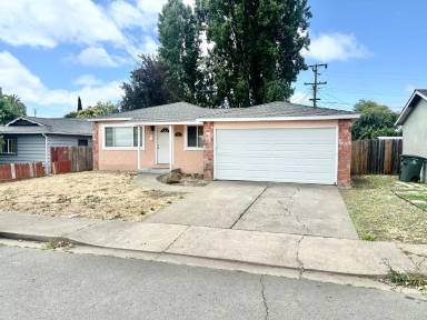 Main picture of 107 Wendy St