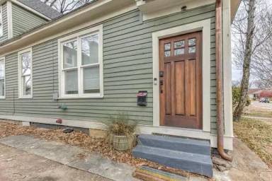 Main picture of 2030 Young Ave